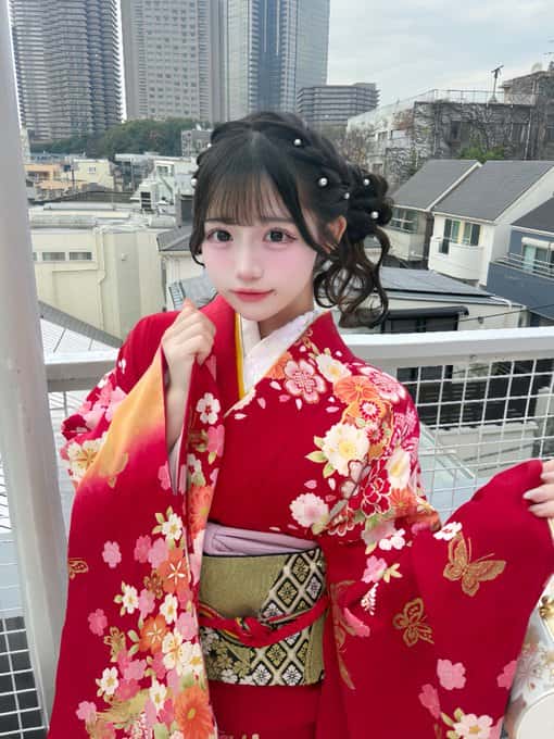 星野 あみ(ほしの あみ)【レッド】プロフィール|MEGAFON【メガフォン】画像