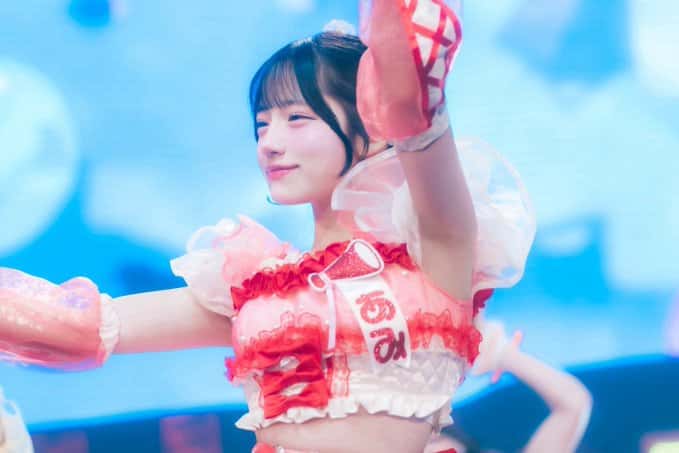 星野 あみ(ほしの あみ)【レッド】プロフィール|MEGAFON【メガフォン】画像