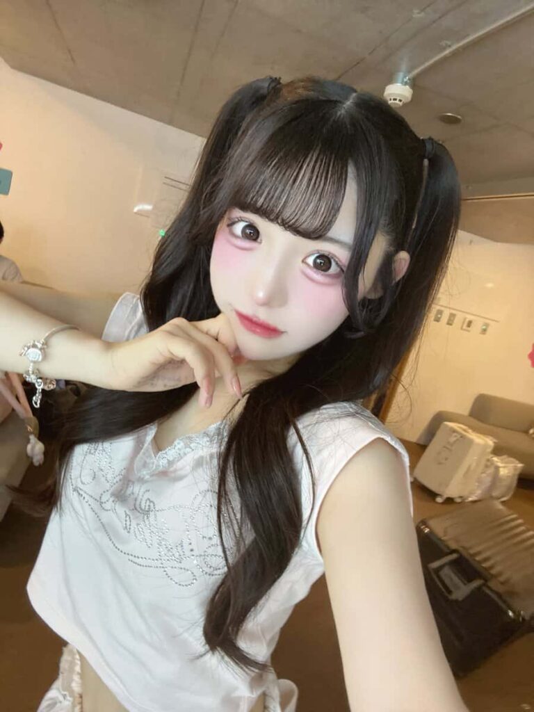 星野 あみ(ほしの あみ)【レッド】プロフィール|MEGAFON【メガフォン】画像