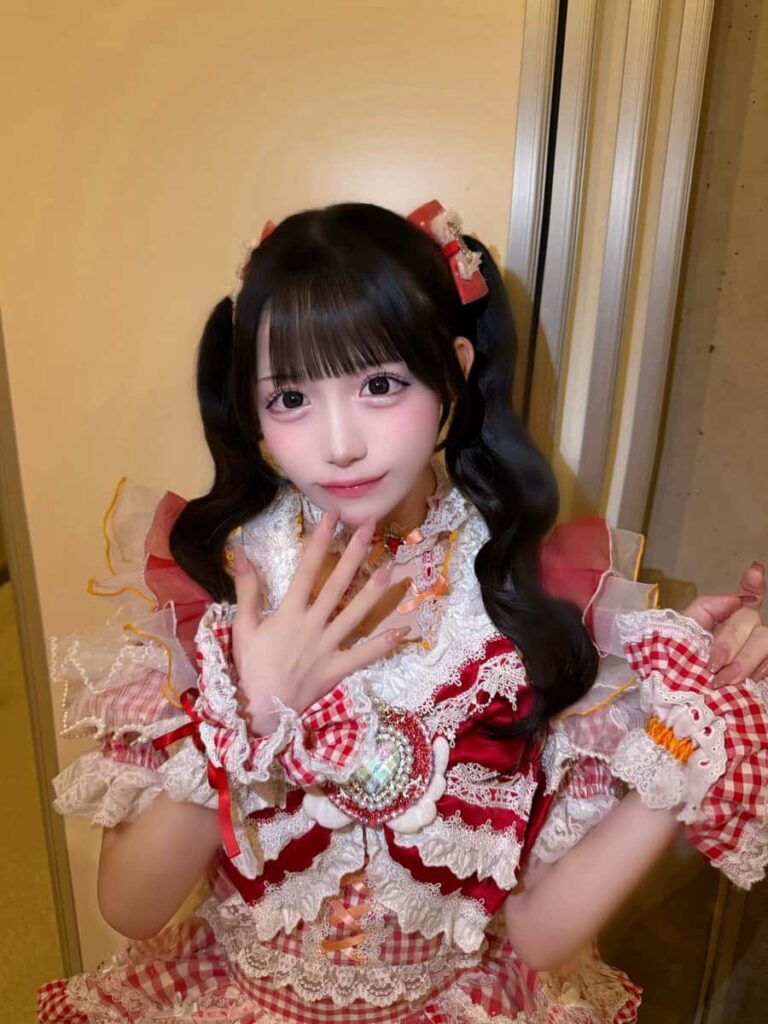 星野 あみ(ほしの あみ)【レッド】プロフィール|MEGAFON【メガフォン】画像