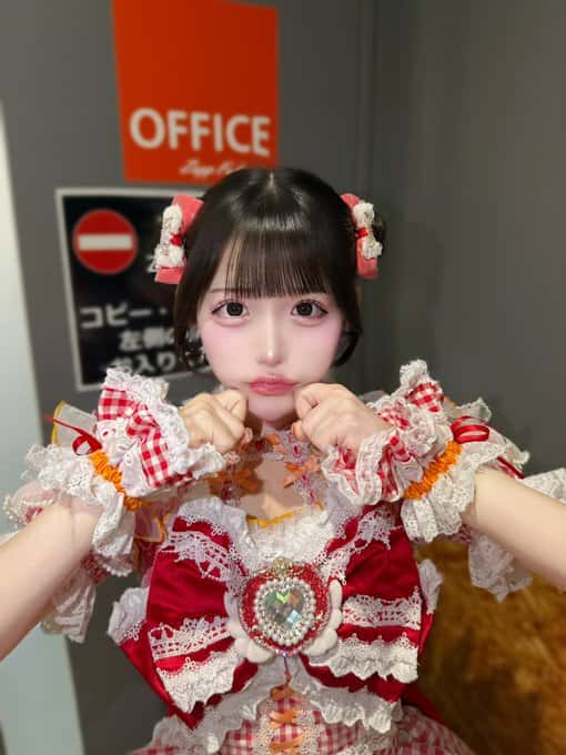 星野 あみ(ほしの あみ)【レッド】プロフィール|MEGAFON【メガフォン】画像