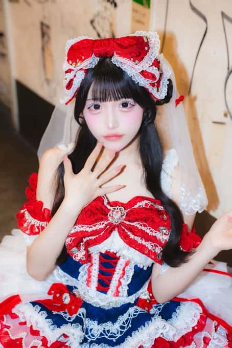 星野 あみ(ほしの あみ)【レッド】プロフィール|MEGAFON【メガフォン】画像