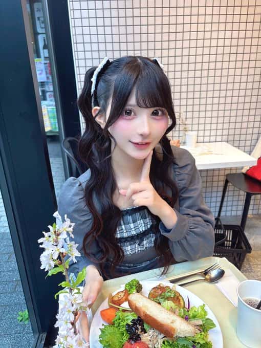 鈴都りせ（すずみや りせ）【青色】プロフィール｜iON!【アイオン】画像