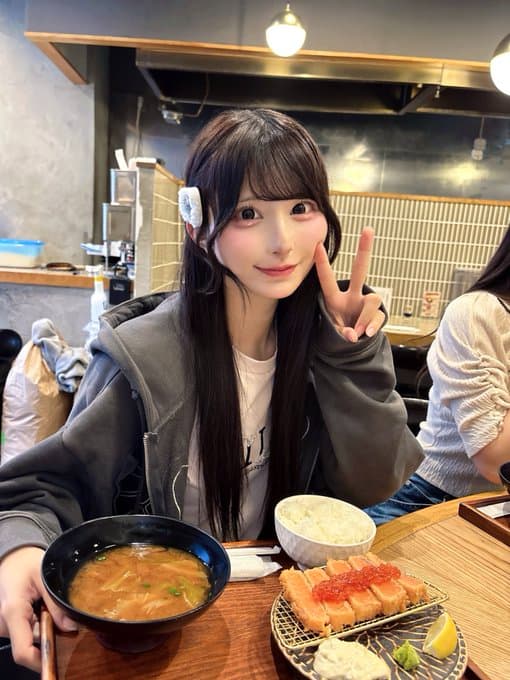 鈴都りせ(すずみや りせ)【青色】プロフィール|iON!【アイオン】画像