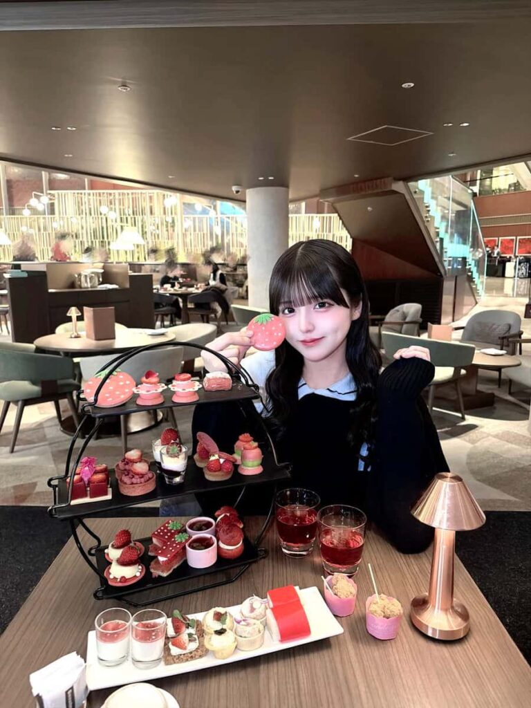 苺川えくぼ(まいせんえくぼ)【サポートメンバー加入!】【ピンク】プロフィール|iON!【アイオン】